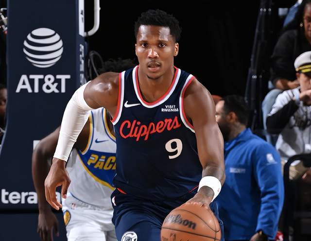 打疯了！快船最多领先23分：伦纳德轰20分4板，新星重伤离场